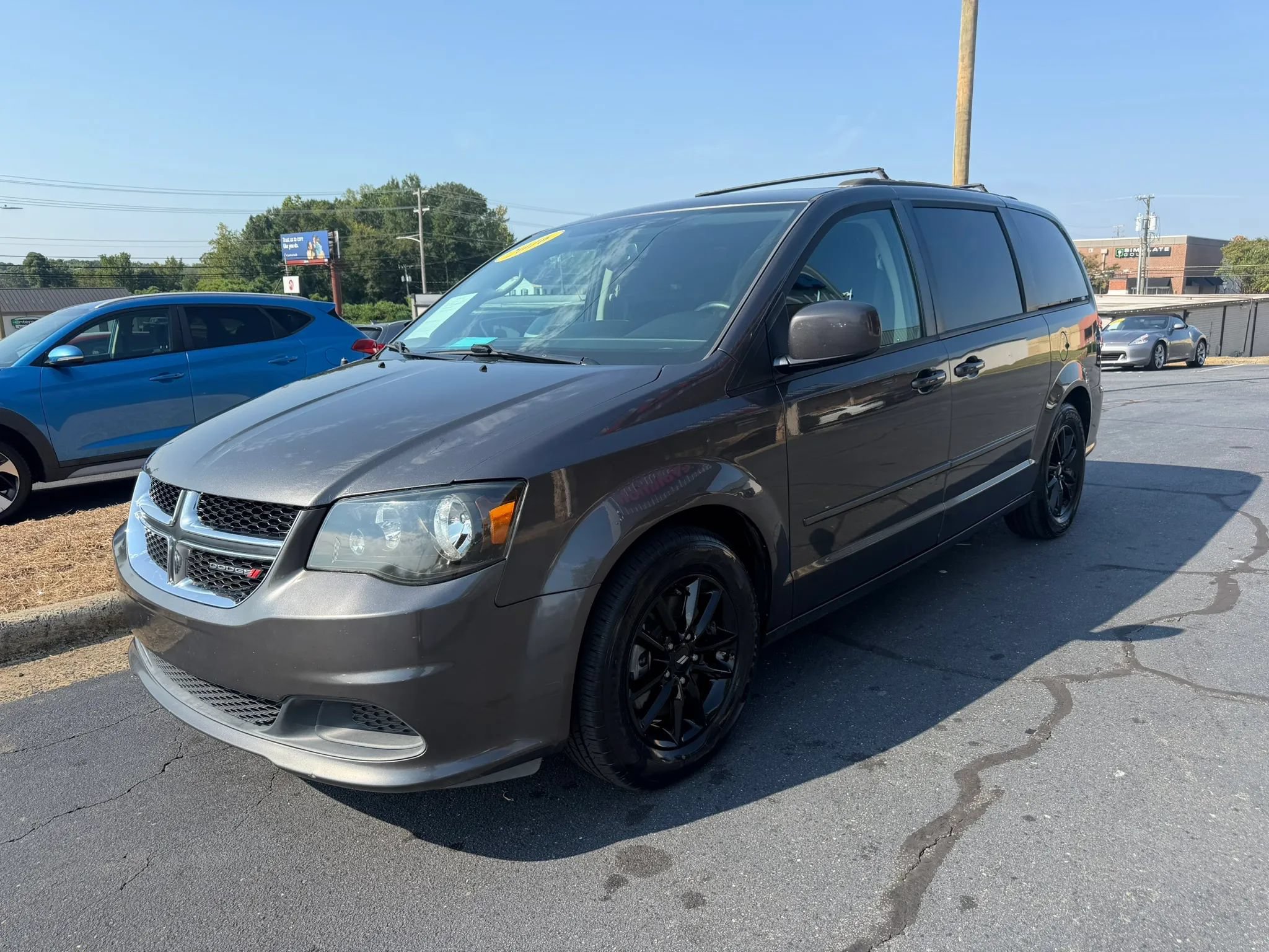 Used 2016 Dodge Grand Caravan SXT FWD image 3