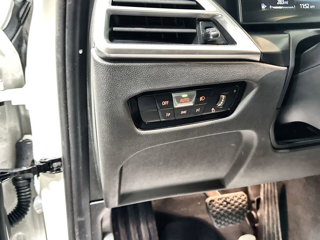 Used 2025 BMW 330i Sedan image 16