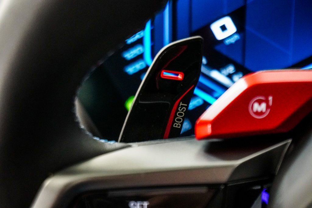 Used 2025 BMW M5 w/ Carbon Package image 31