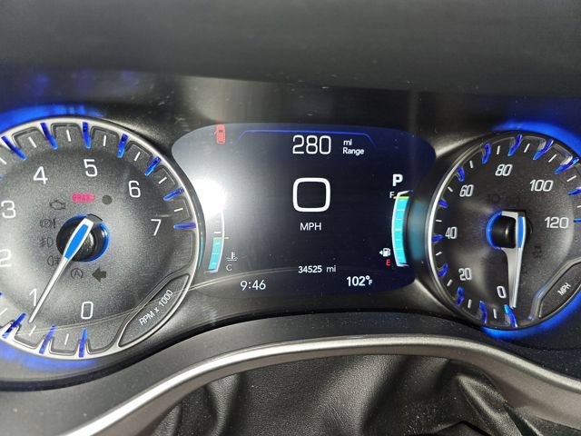 Used 2025 Chrysler Pacifica Select FWD image 11