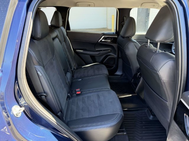 Used 2023 Mitsubishi Outlander SE AWD/4WD image 11