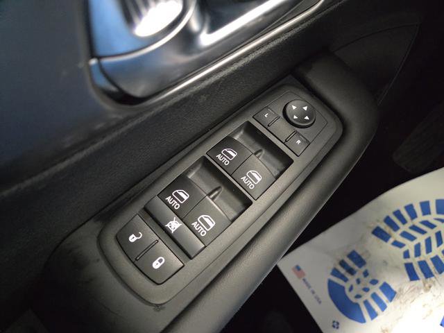 New 2026 Chrysler Pacifica Select FWD image 31