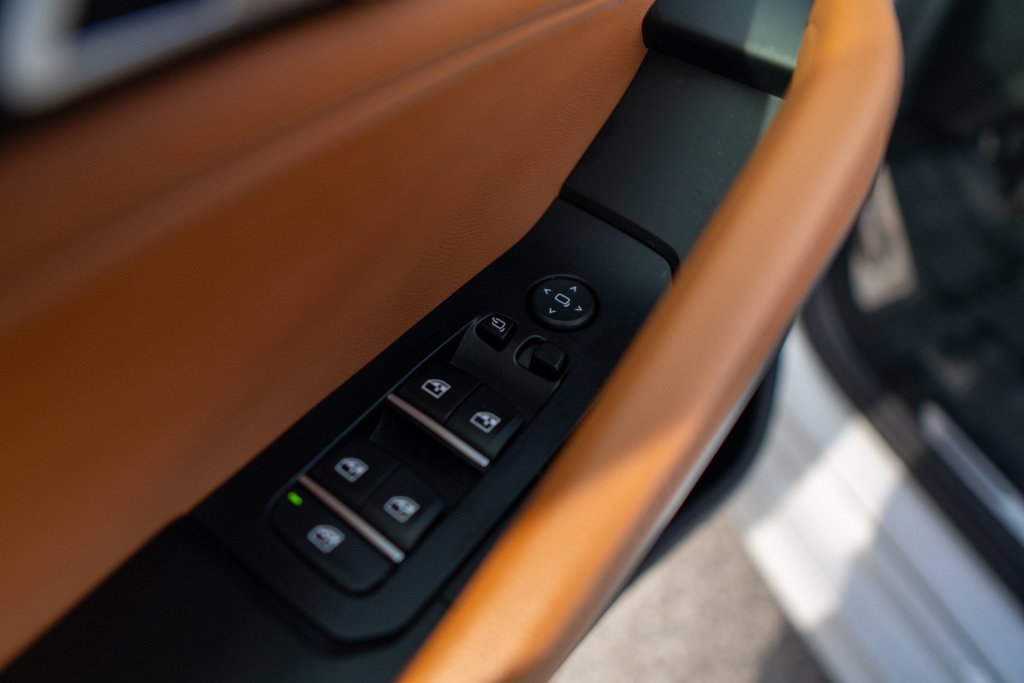 Used 2022 BMW X6 xDrive40i w/ M Sport Package AWD/4WD image 23