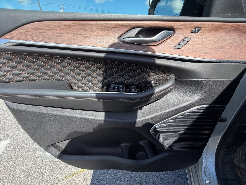 Used 2022 Jeep Grand Cherokee Summit w/ Advanced Protech Group IV AWD/4WD image 12