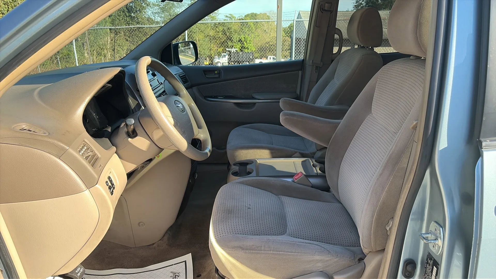 Used 2006 Toyota Sienna LE image 25