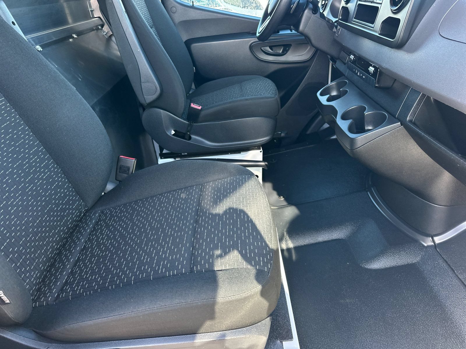 Used 2021 Mercedes-Benz Sprinter 1500 image 15