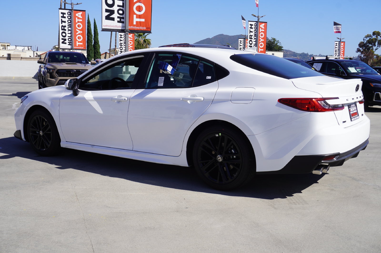 Used 2026 Toyota Camry SE w/ Convenience Package FWD image 5