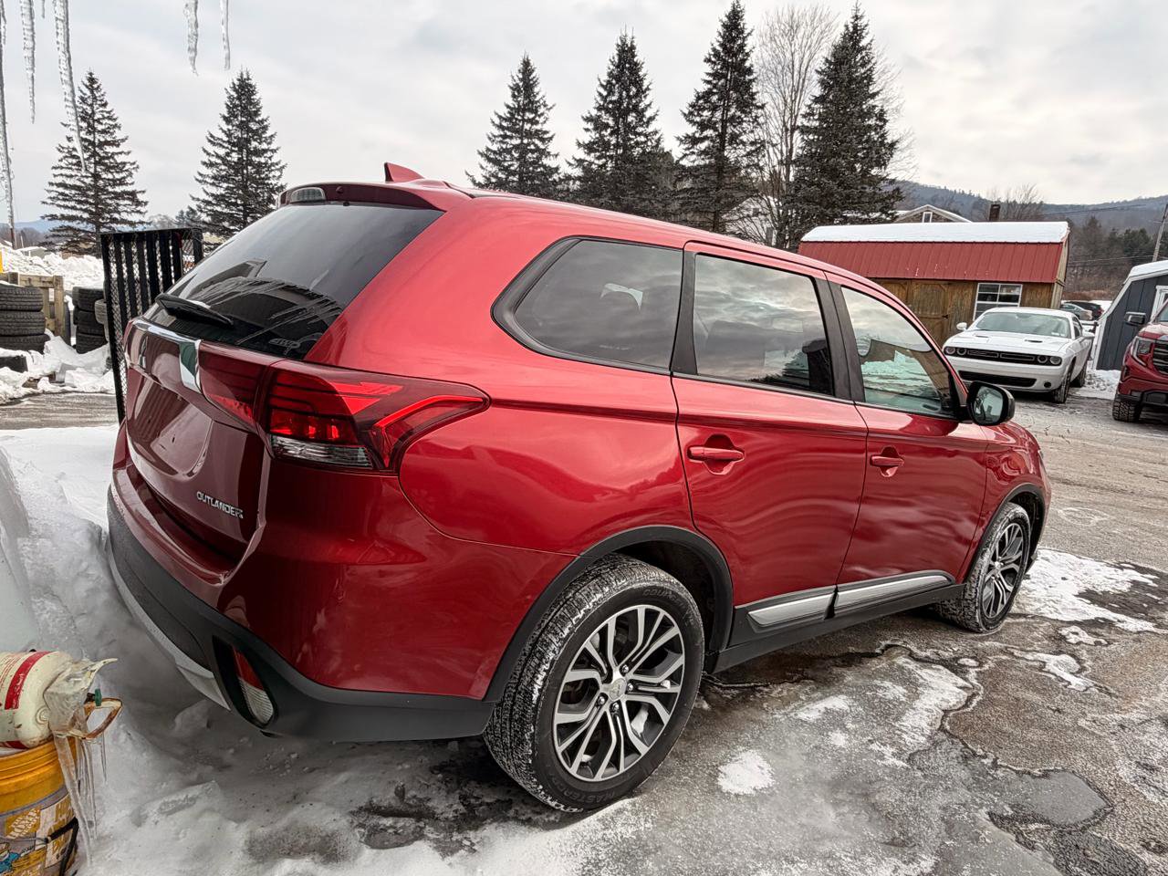 Used 2018 Mitsubishi Outlander SEL AWD/4WD image 2