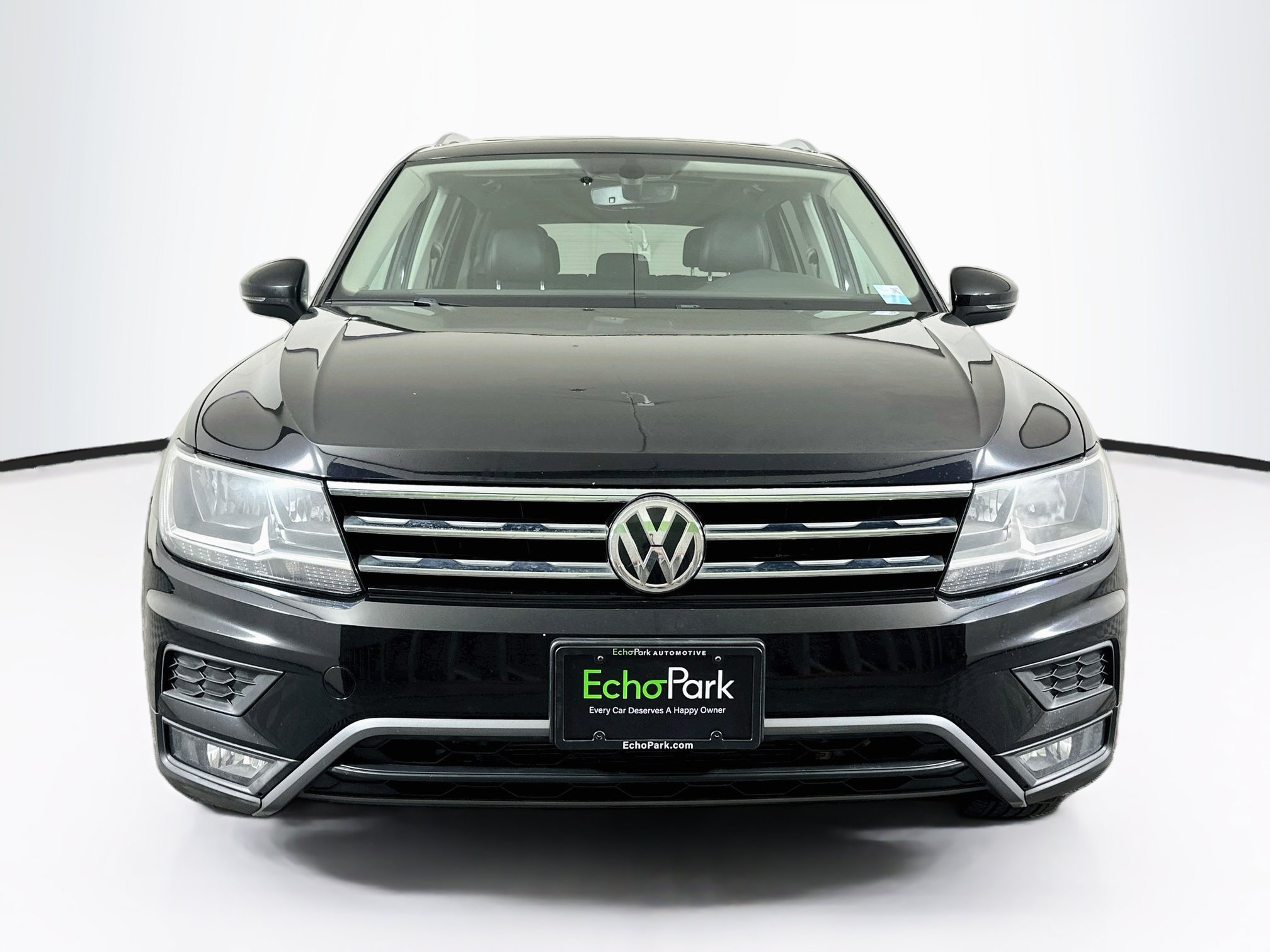 Used 2018 Volkswagen Tiguan SEL FWD image 2