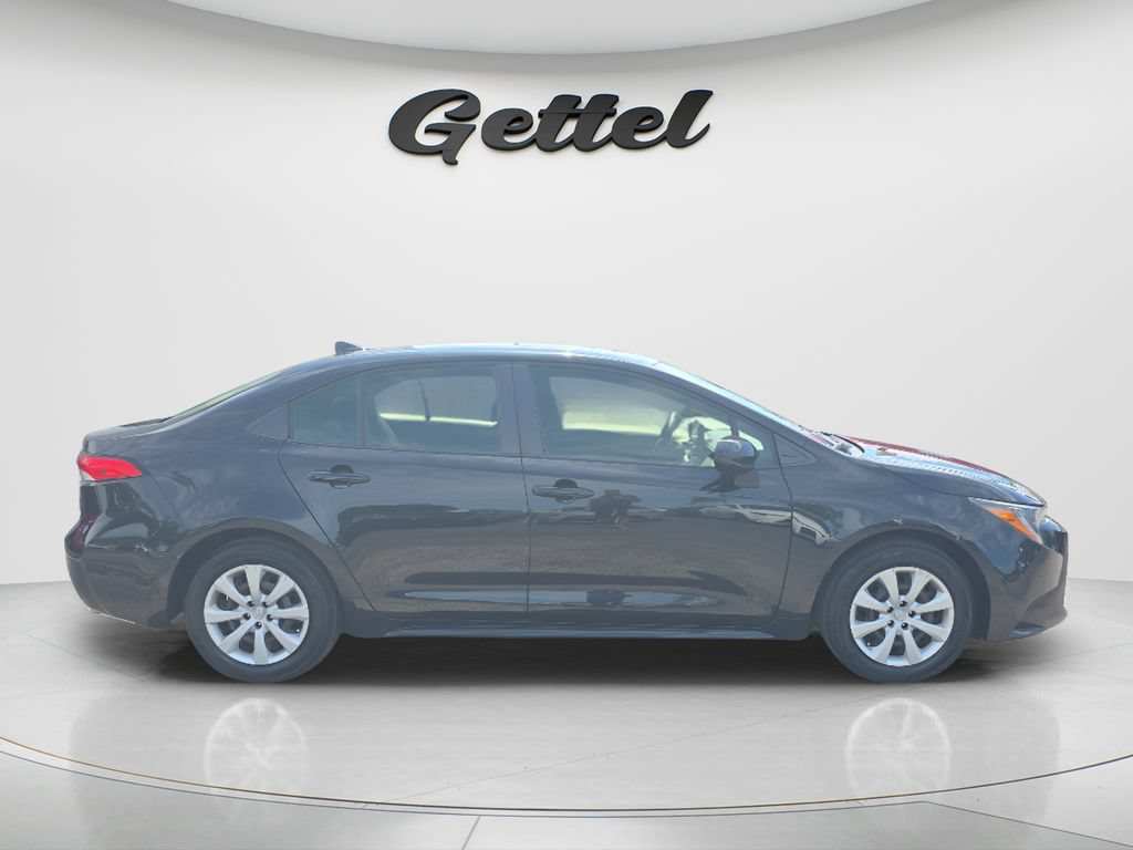 Used 2022 Toyota Corolla LE FWD image 4