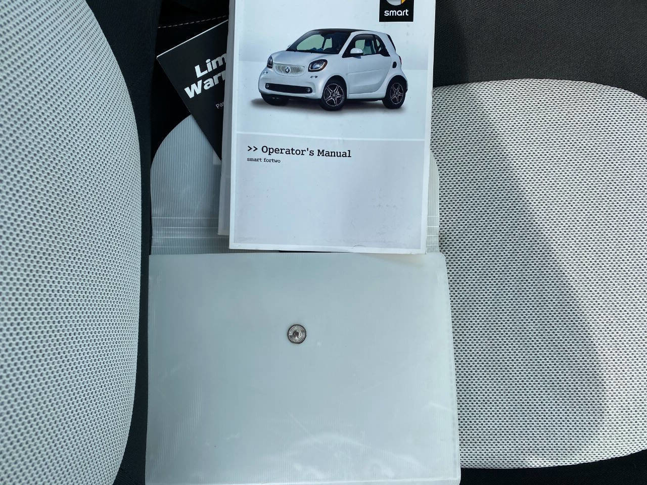 Used 2016 smart fortwo passion image 23