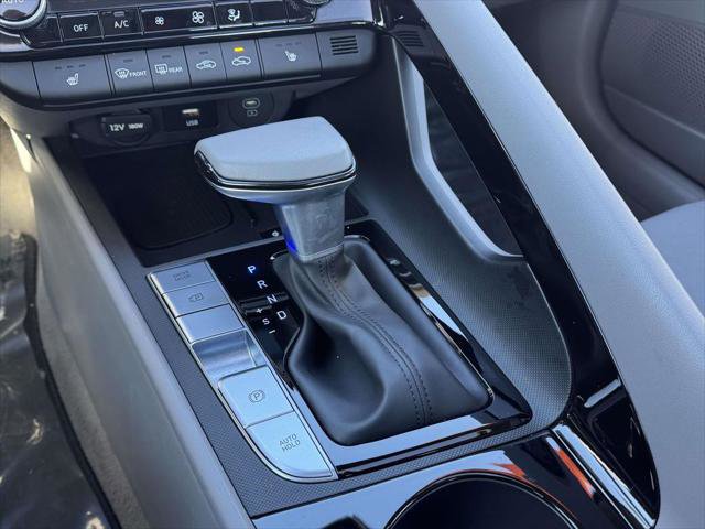 Certified 2025 Hyundai Elantra SEL FWD image 30