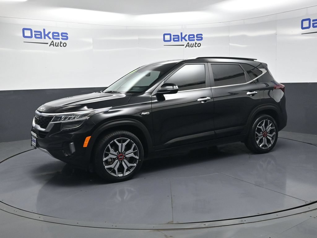 Certified 2022 Kia Seltos SX w/ Sunroof Package AWD/4WD image 5