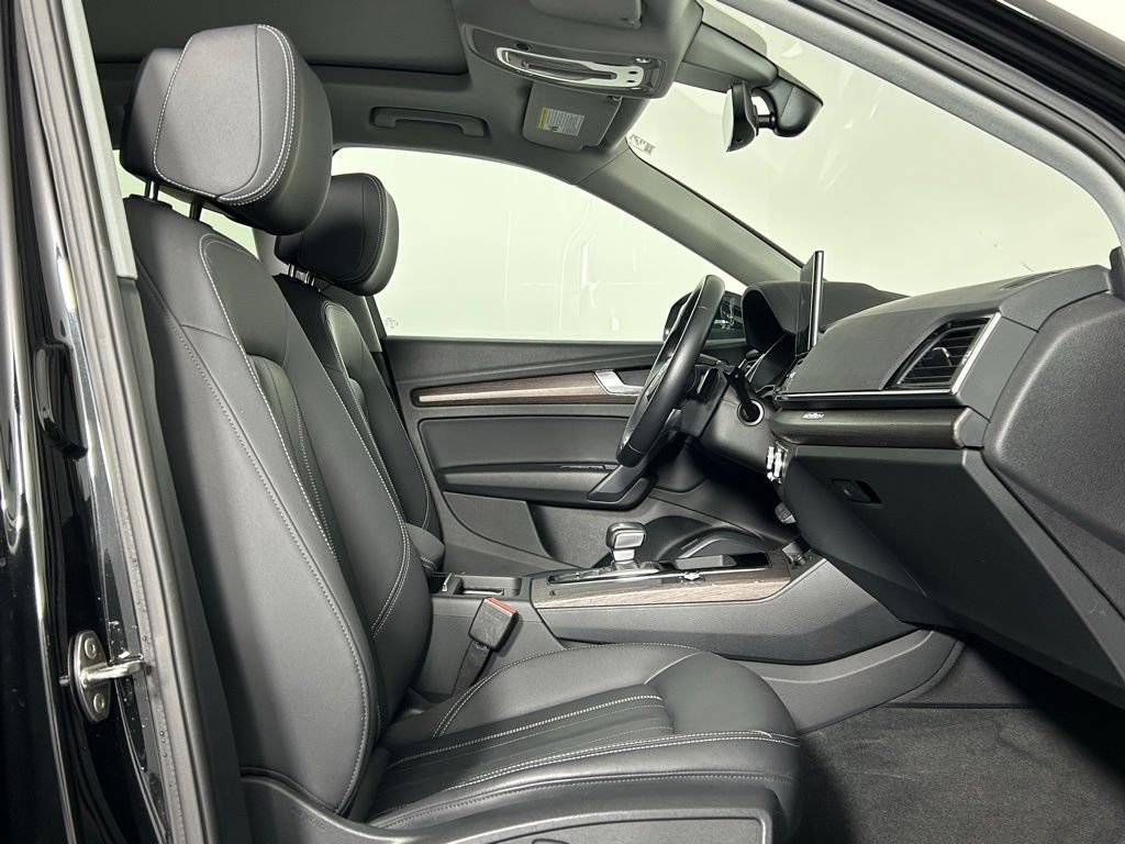 Used 2021 Audi Q5 2.0T Premium w/ Convenience Package AWD/4WD image 10