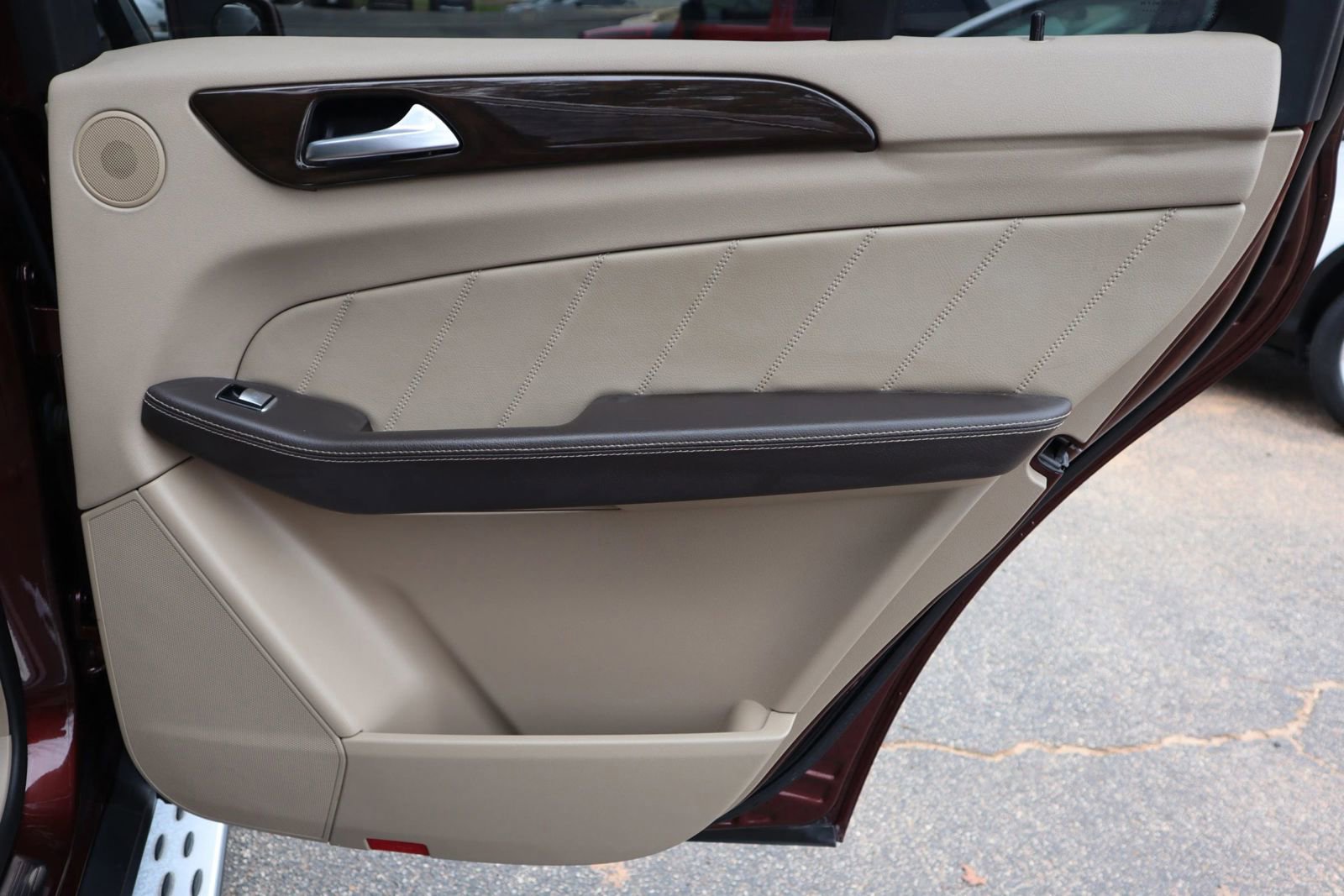 Used 2015 Mercedes-Benz GL 320 BlueTEC 4MATIC w/ Premium I Package image 24