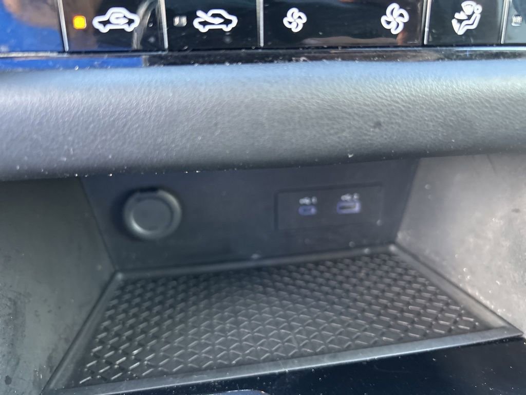 Used 2025 Nissan Pathfinder SV image 43