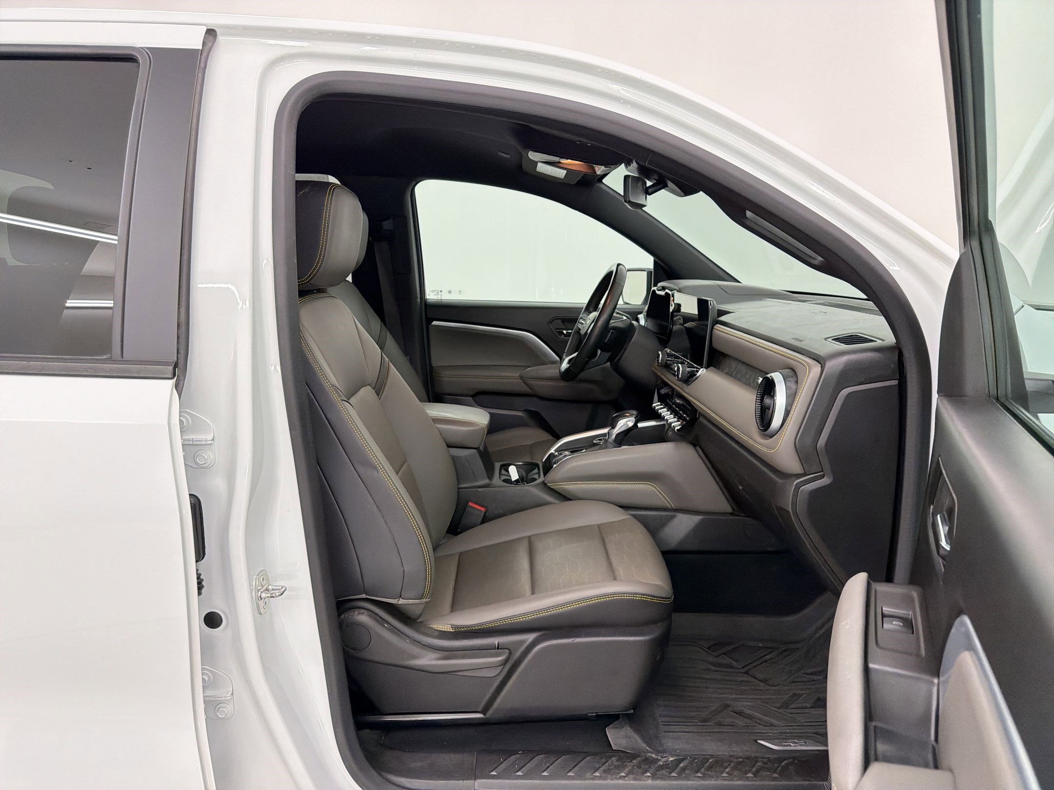 Used 2023 Chevrolet Colorado ZR2 w/ ZR2 Convenience Package III image 26