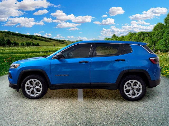 Used 2025 Jeep Compass Sport AWD/4WD image 3