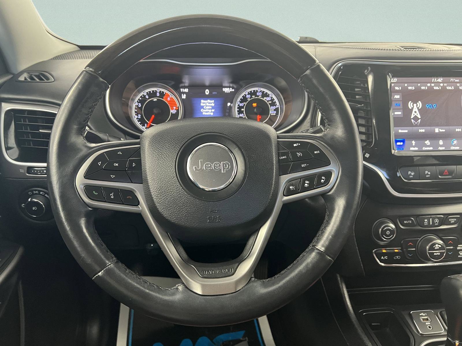Used 2019 Jeep Cherokee Overland w/ Technology Group FWD image 31