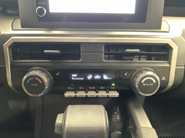 Used 2024 Toyota Tacoma SR5 AWD/4WD image 17