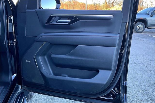 Used 2025 Chevrolet Suburban RST w/ RST Capability Package image 29