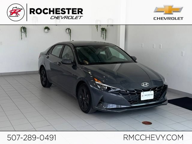 Used 2023 Hyundai Elantra SEL FWD video 1