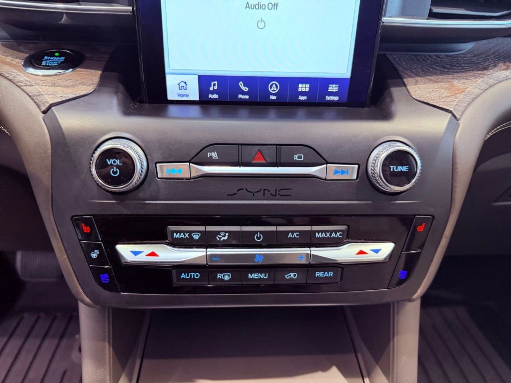 Used 2020 Ford Explorer Platinum w/ Premium Technology Package image 30