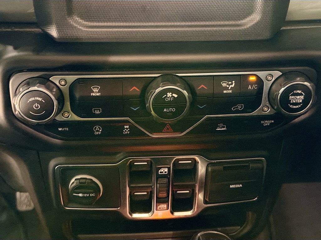 Used 2021 Jeep Wrangler Unlimited Sahara AWD/4WD image 17