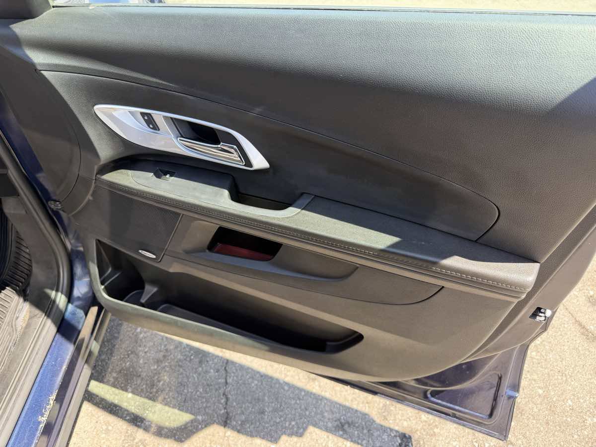 Used 2017 Chevrolet Equinox LT image 20