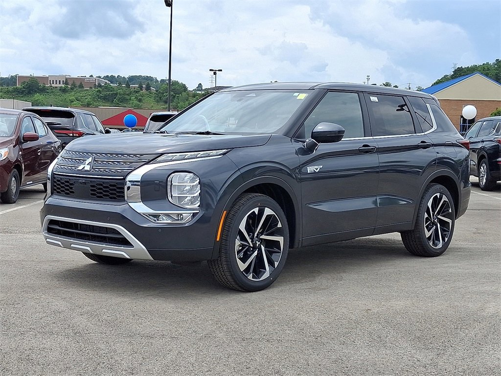 New 2025 Mitsubishi Outlander SE image 2