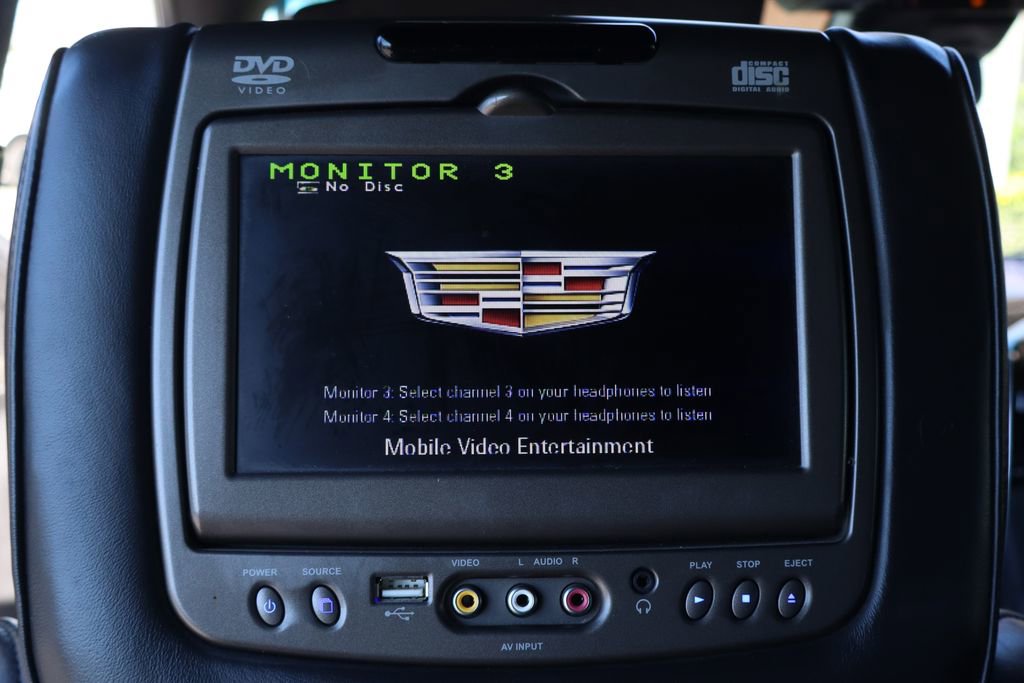 Used 2017 Cadillac Escalade ESV Platinum image 43