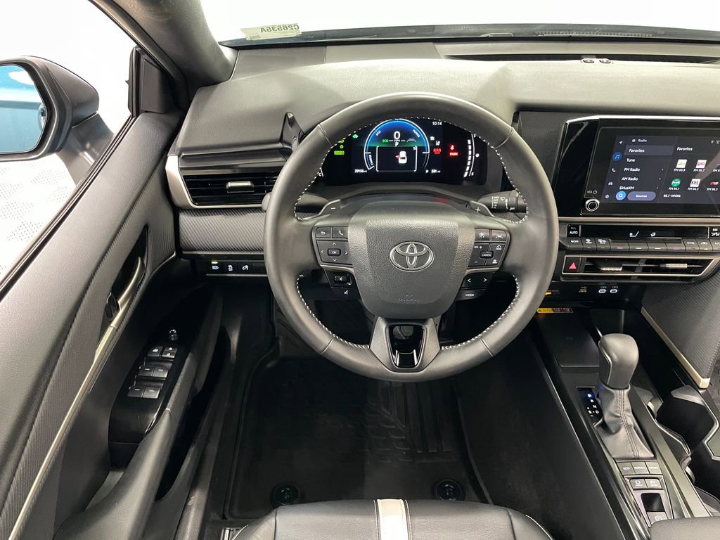 Used 2025 Toyota Camry SE image 17