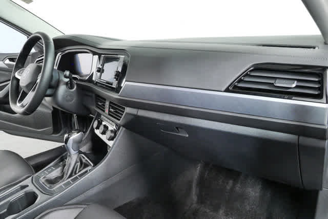 Used 2024 Volkswagen Jetta SE FWD image 24