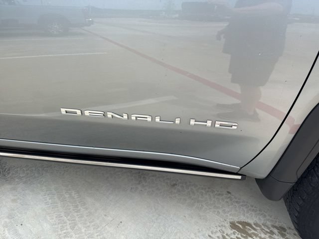 Used 2025 GMC Sierra 2500 Denali Ultimate AWD/4WD image 7