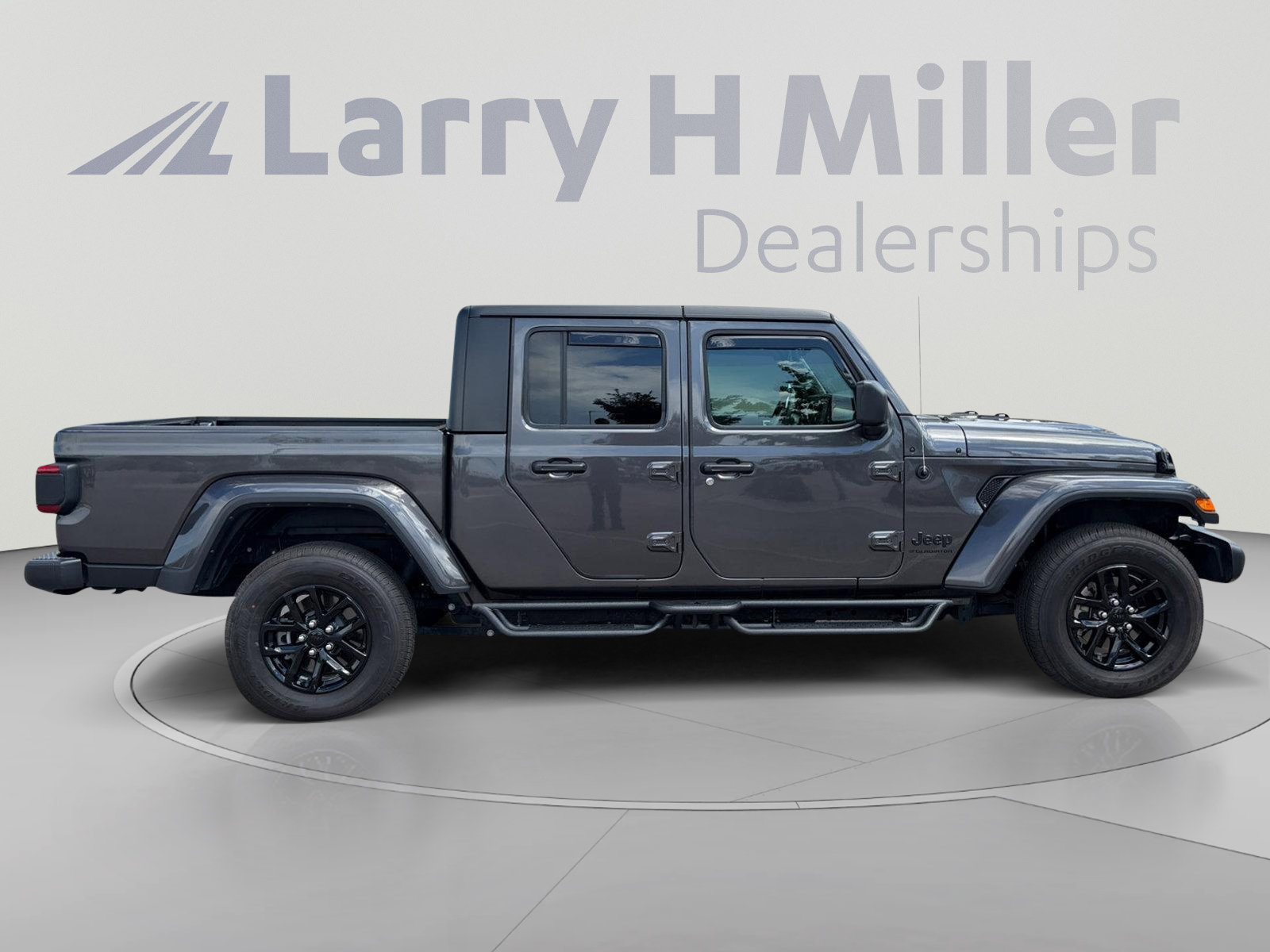 Used 2023 Jeep Gladiator Sport AWD/4WD image 7