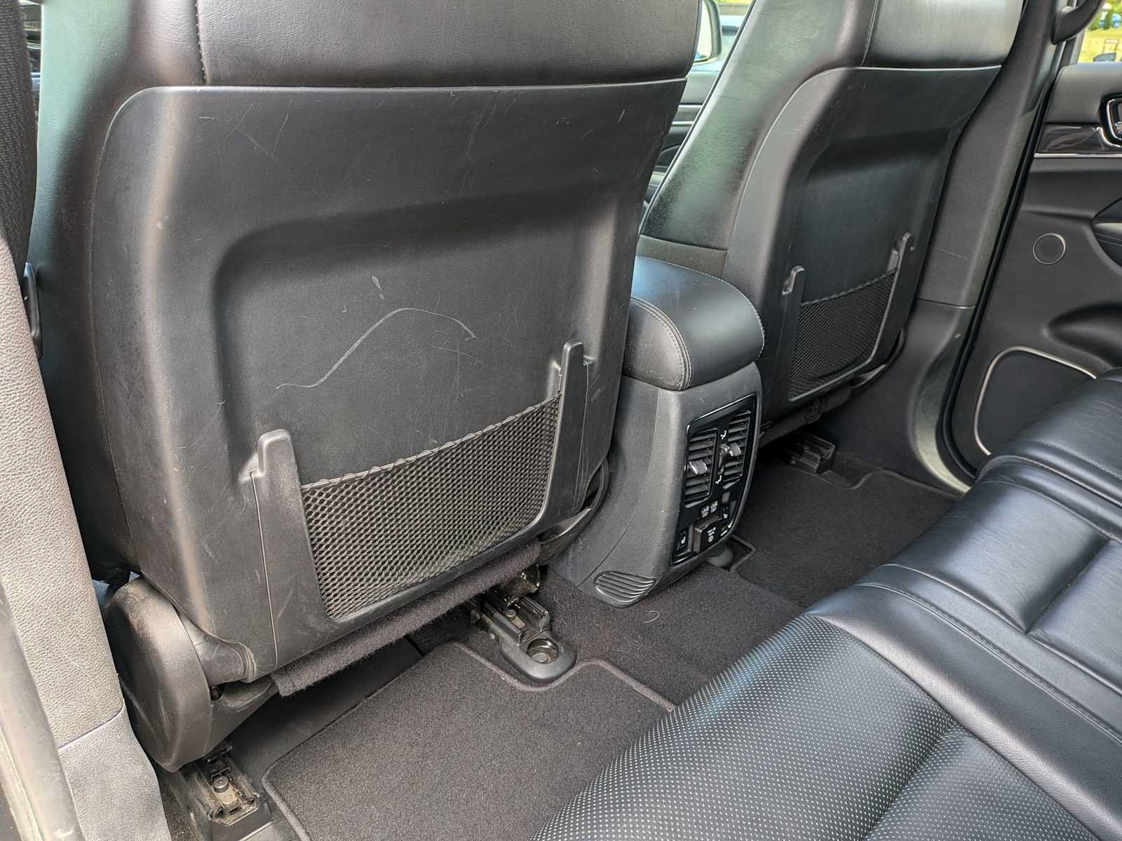 Used 2019 Jeep Grand Cherokee Overland AWD/4WD image 18