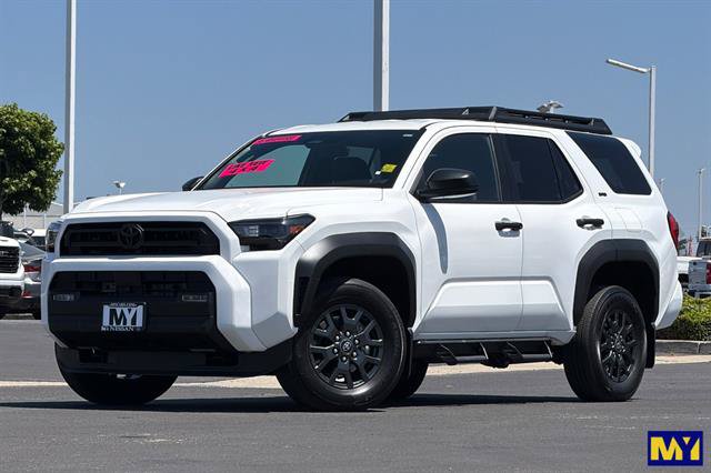 Used 2025 Toyota 4Runner SR5 AWD/4WD image 8