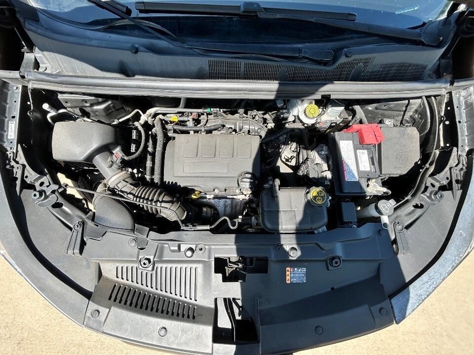 Used 2021 Chevrolet Trax LT w/ Driver Confidence Package image 28