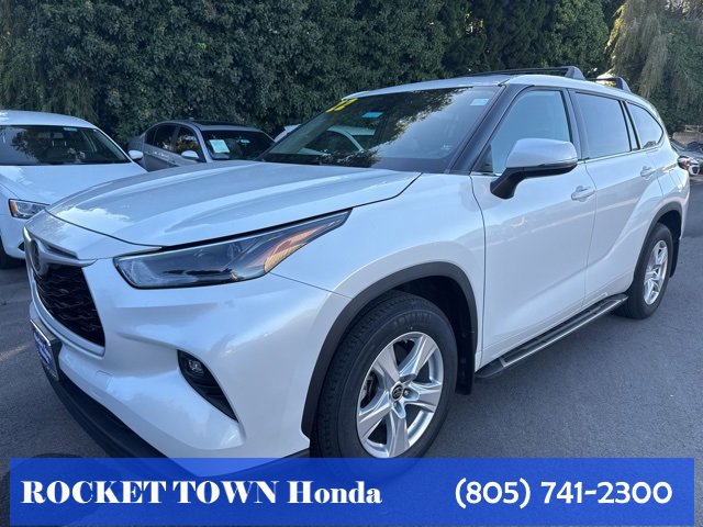 Used 2022 Toyota Highlander LE image 15
