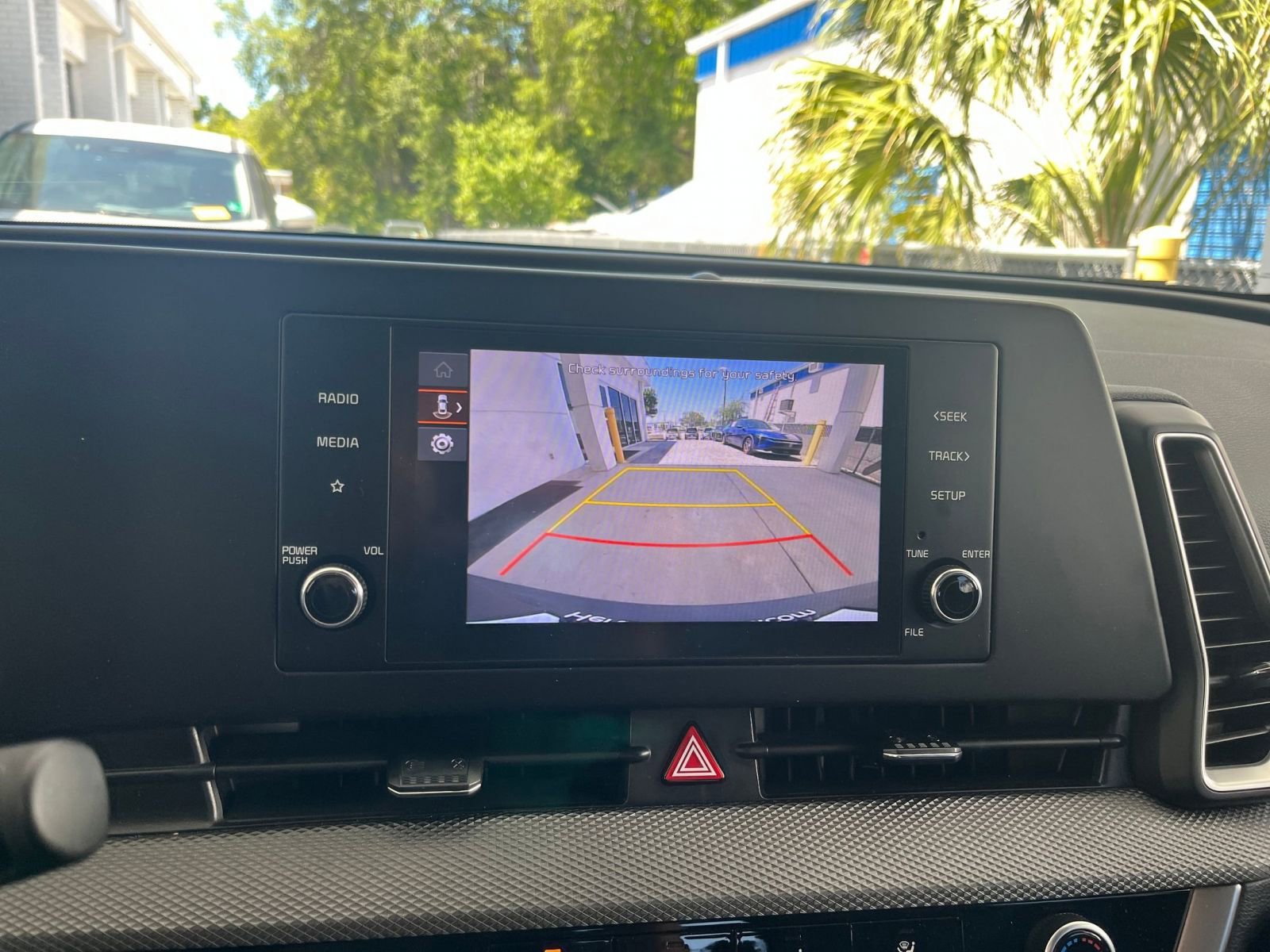 Used 2025 Kia Sportage LX image 23