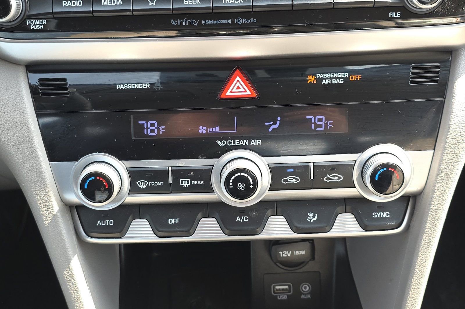 Used 2019 Hyundai Elantra Limited image 19