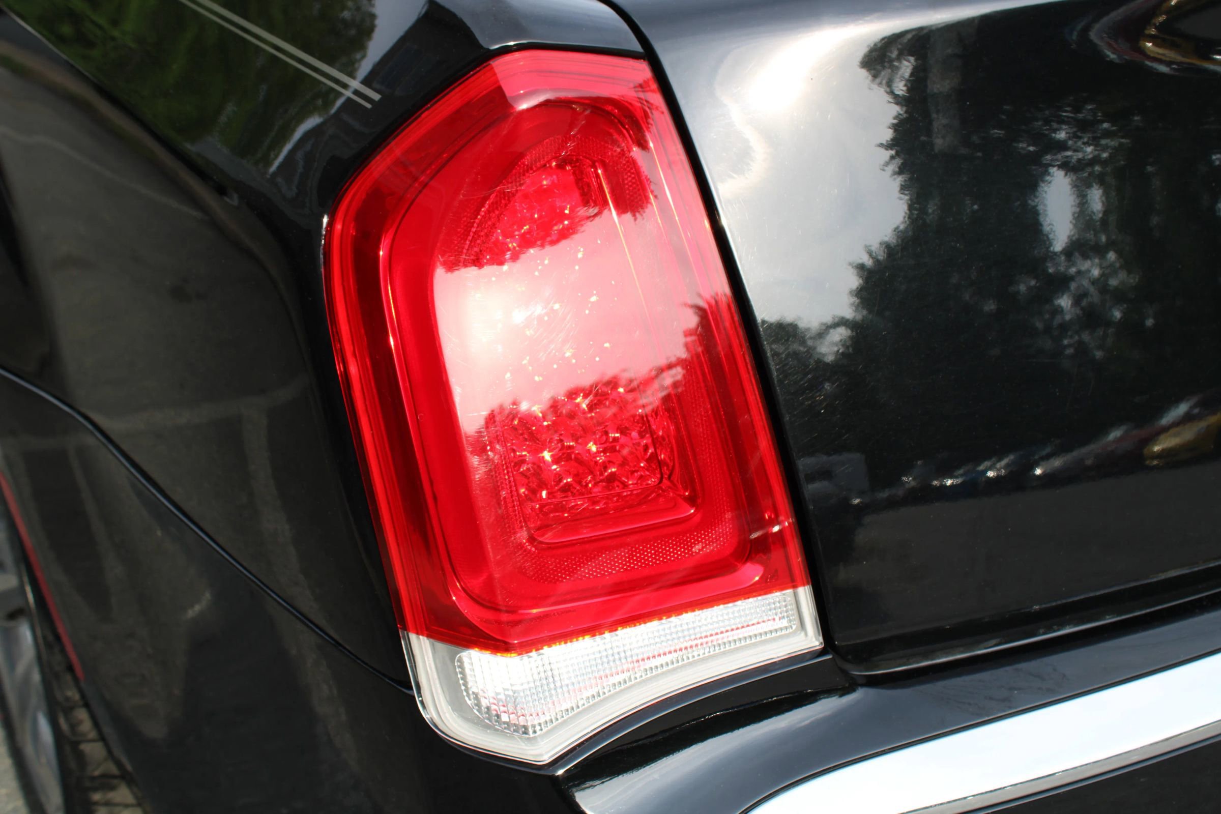 Used 2018 Chrysler 300 Limited image 22