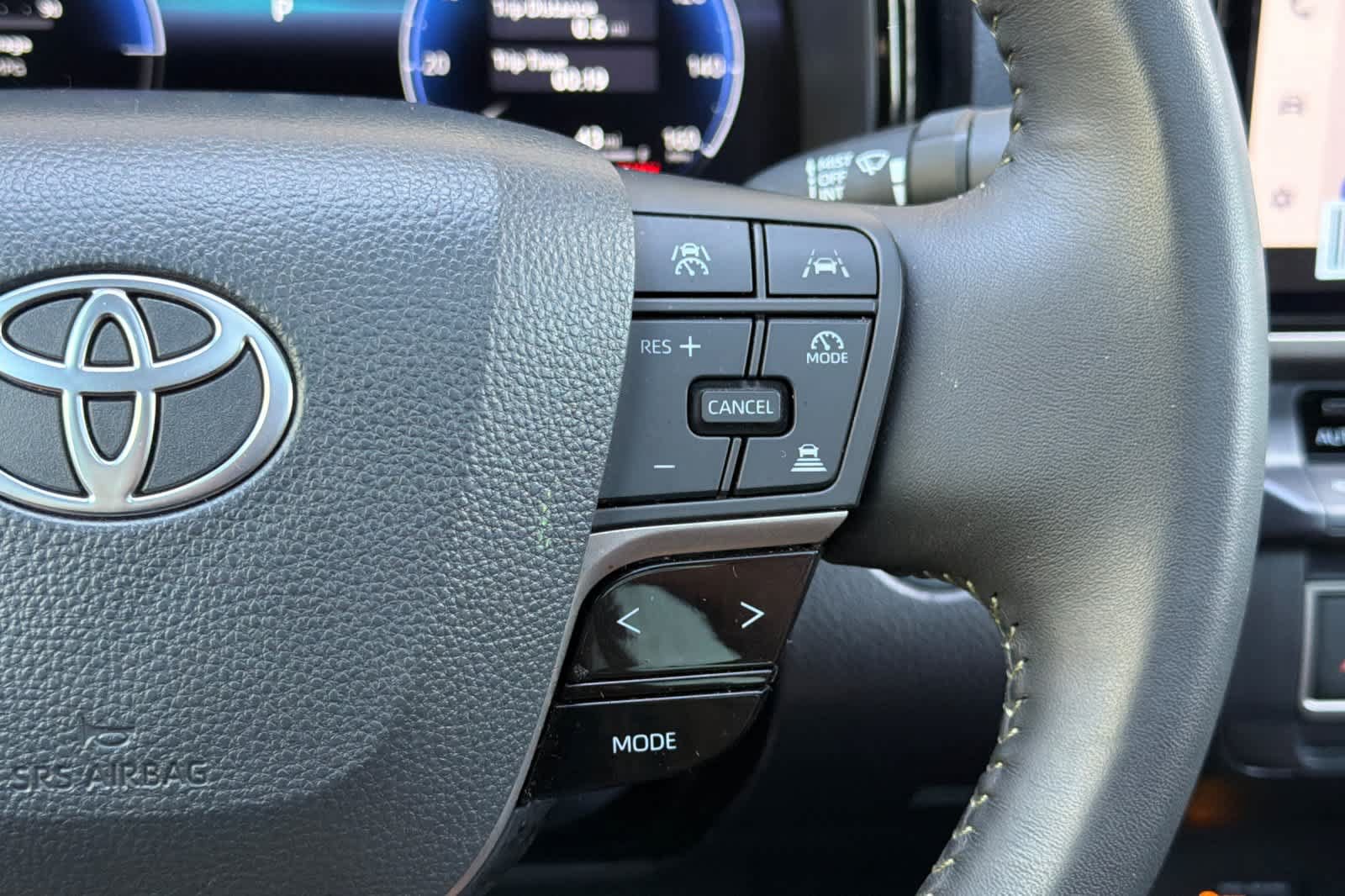 Used 2025 Toyota Camry XLE AWD/4WD image 25