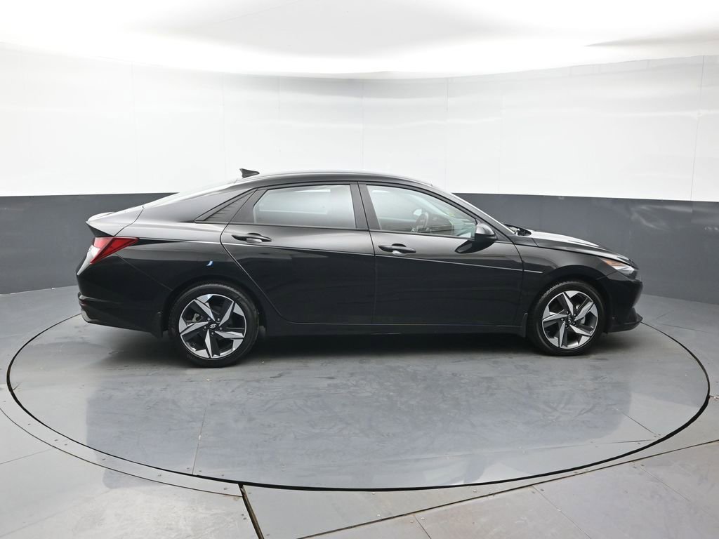Used 2023 Hyundai Elantra SEL w/ Convenience Package FWD image 7