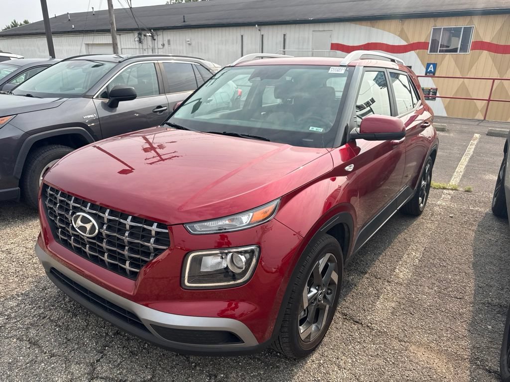 Certified 2024 Hyundai Venue SEL FWD image 1