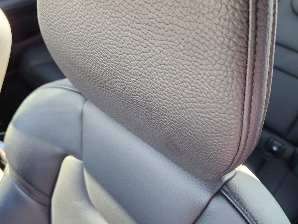 Used 2025 Volvo S60 T8 Plus image 6