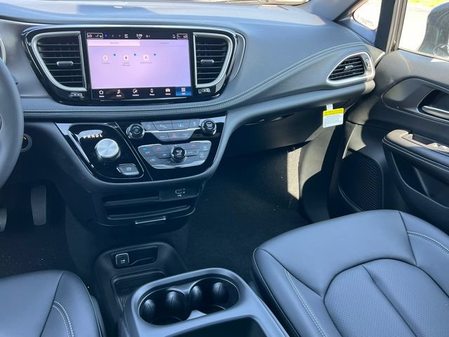 New 2026 Chrysler Pacifica Select FWD image 33
