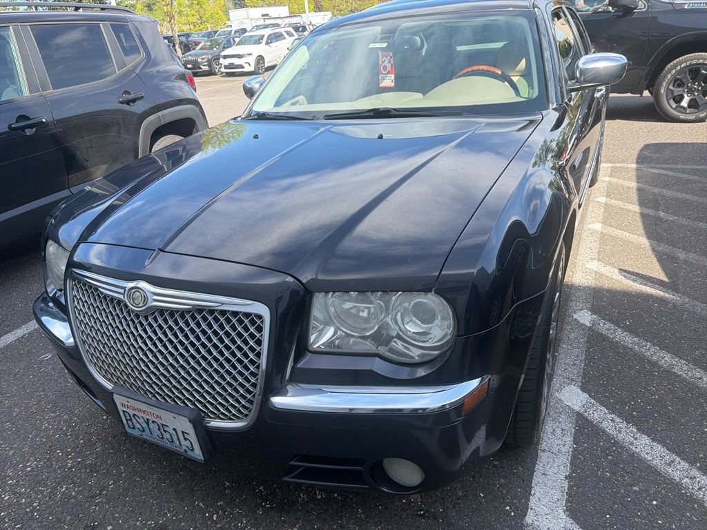 Used 2009 Chrysler 300 C image 2