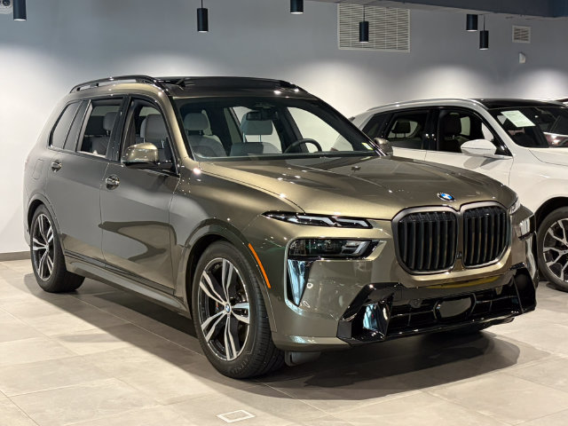 New 2026 BMW X7 xDrive40i w/ M Sport Package AWD/4WD image 3