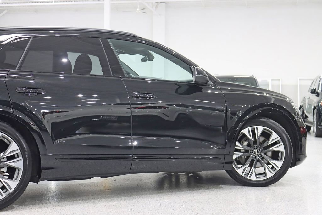 Used 2025 Audi Q8 Prestige AWD/4WD image 12